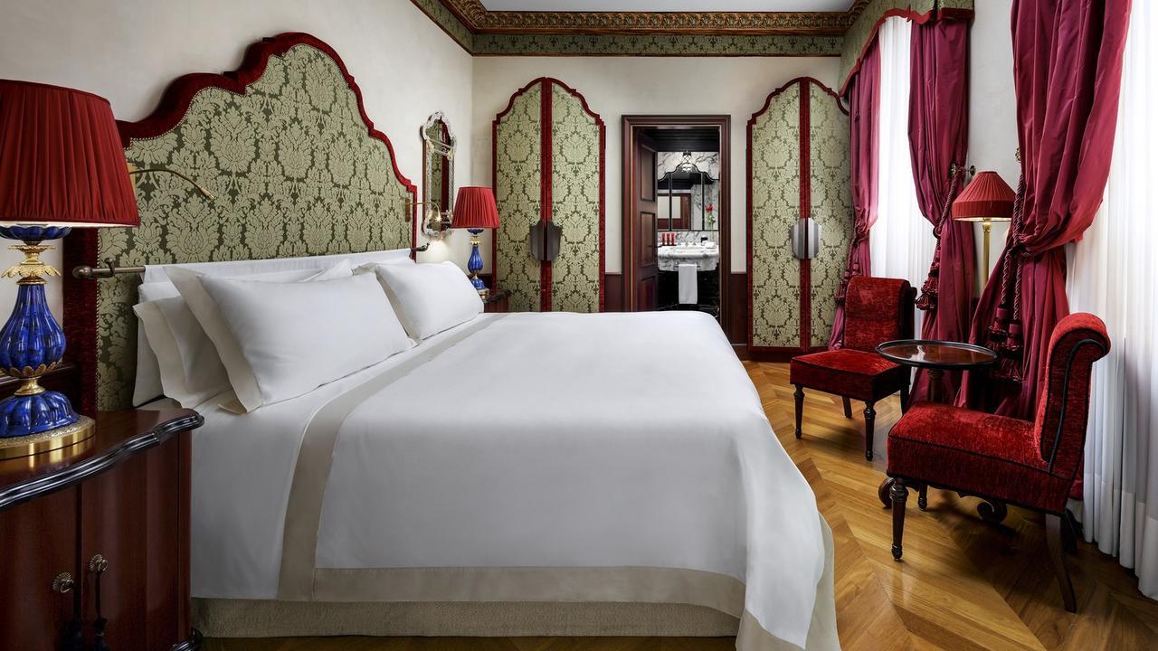 Hotel Danieli, Venice Veneza Exterior foto A room at the hotel
